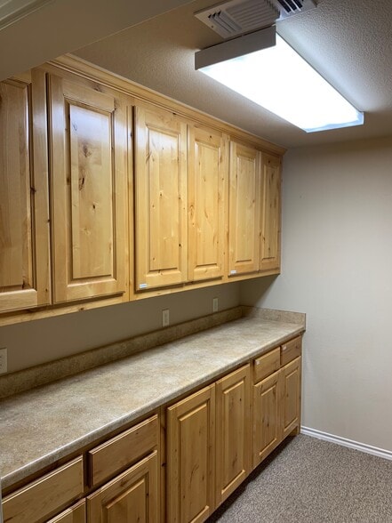 More Photos Of 1310 Weatherford Hwy, Granbury Light Distribution For Lease