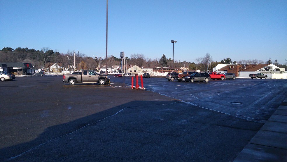 More Photos Of 1029-1101 E Grand Ave, Rothschild Department Store For Lease