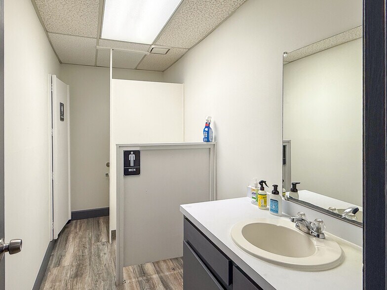 More Photos Of 2413 Savannah Hwy, Charleston Office For Lease