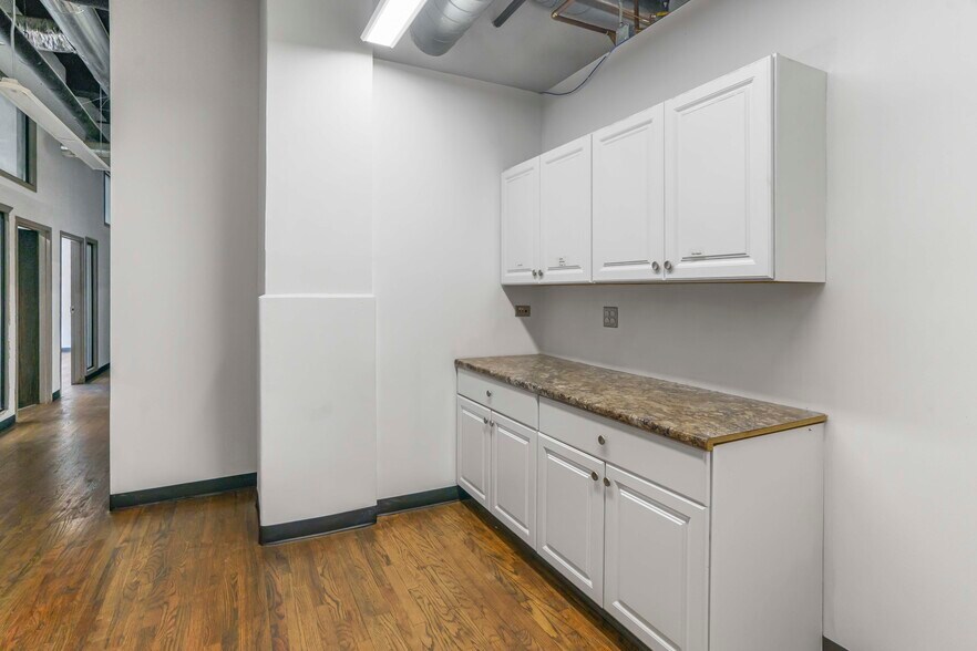 More Photos Of 161 W Harrison St, Chicago Apartments For Sale