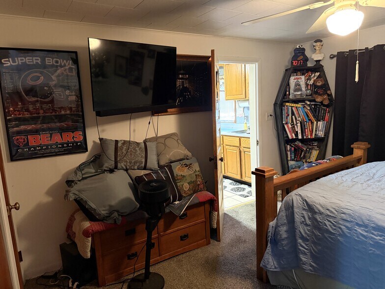 More Photos Of 918 Blackhawk Blvd, South Beloit Multifamily For Sale