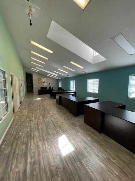 More Photos Of 8823 Fenwick St, Sunland Office For Lease