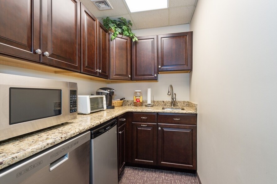 More Photos Of 35-37 Tamarack Cir, Skillman Medical For Lease