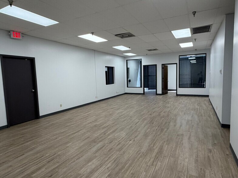 More Photos Of 8801 Wallisville Rd, Houston Warehouse For Lease