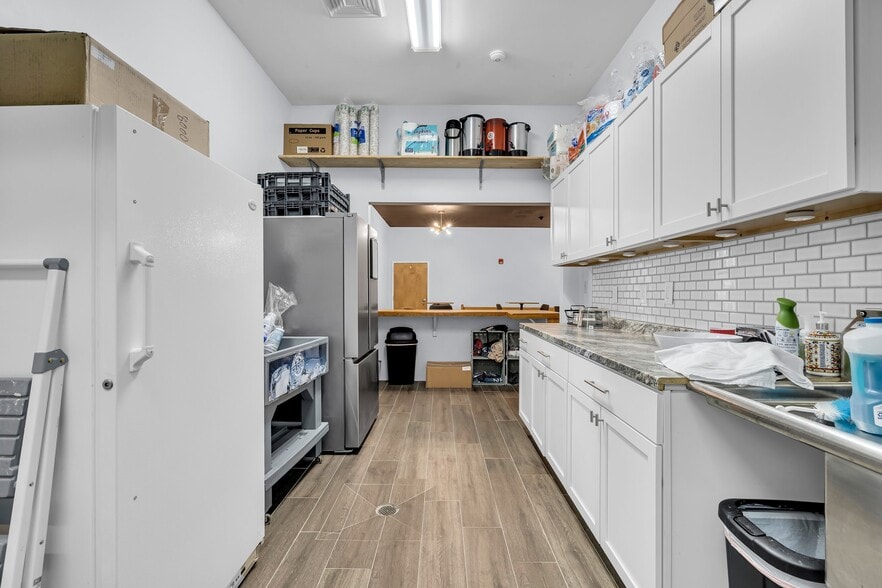 More Photos Of 3587 N Highway 17, Mount Pleasant Religious Facility For Sale