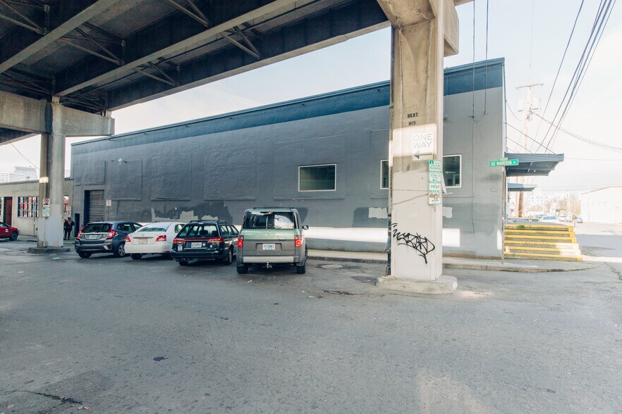 More Photos Of 221-239 SE Madison St, Portland Warehouse For Sale