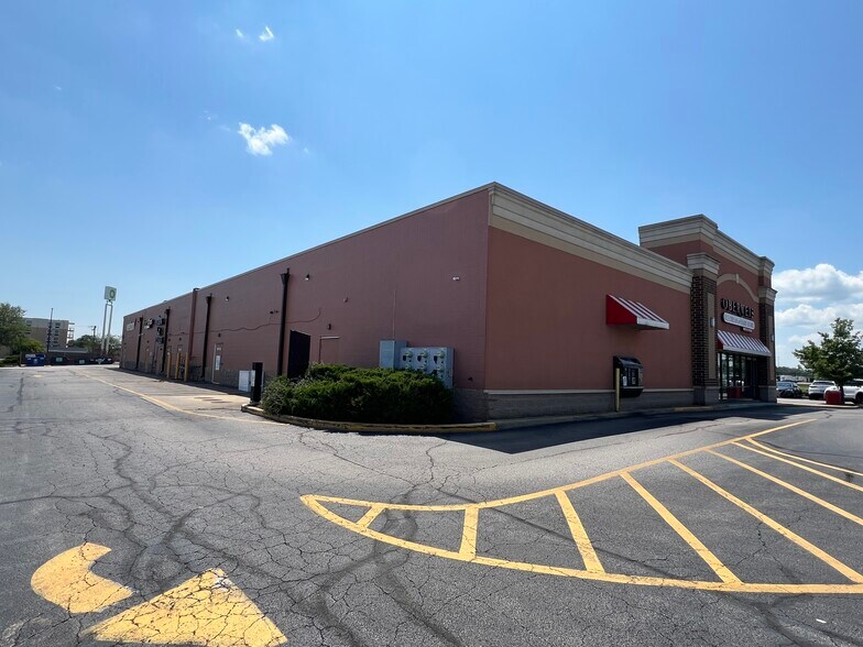 More Photos Of 900 N Kinzie Ave, Bradley Unknown For Lease