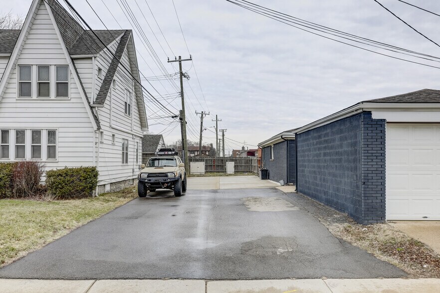 More Photos Of 23919 John R Rd, Hazel Park Freestanding For Sale