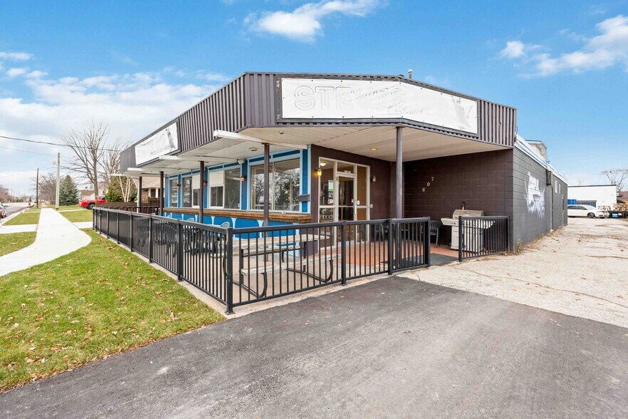Primary Photo Of 607 St Clair St, Point Edward Flex For Sale