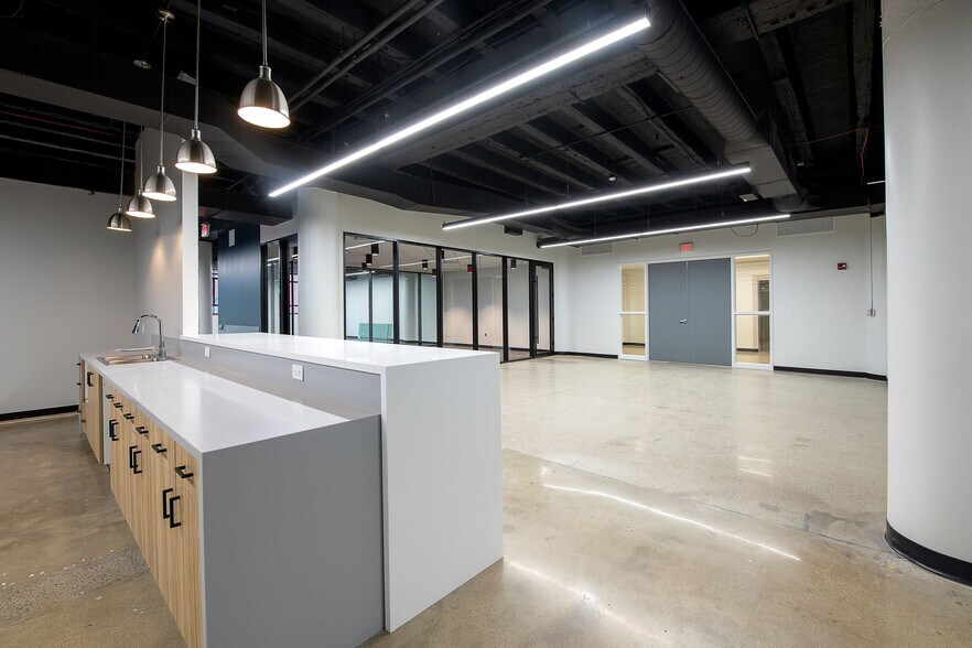 More Photos Of 1020 Bolivar Rd, Cleveland Office For Sale