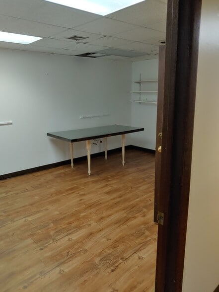 More Photos Of 8609 Kingston Pike, Knoxville Medical For Lease