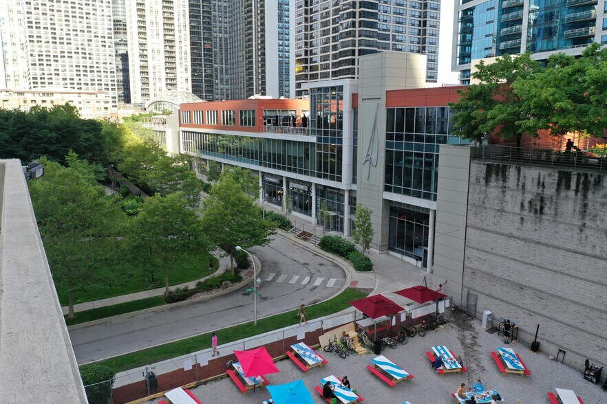 More Photos Of 333 E Benton Pl, Chicago General Retail For Lease