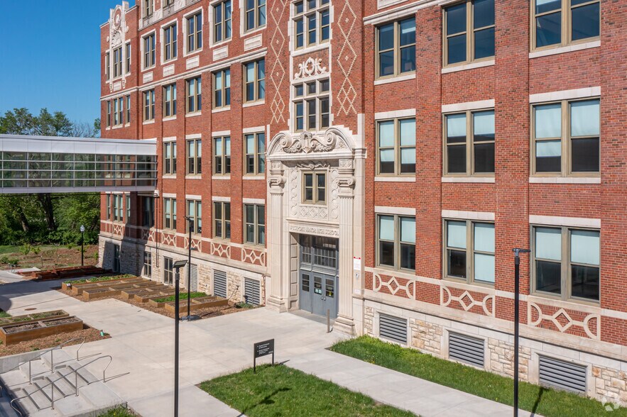 More Photos Of 300 E 39th St, Kansas City Office For Lease