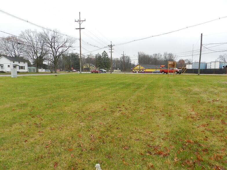 More Photos Of 1641 E Main St, Niles Manufacturing For Sale