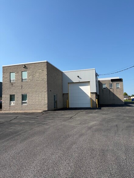 More Photos Of 2080 Fasan Dr, Tecumseh Service For Lease