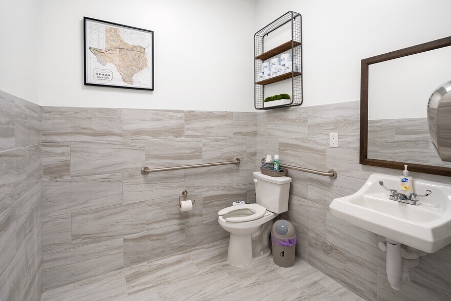 More Photos Of 4116 TX- 121 Hebron Pkway- 4116 TX- 121, Carrollton Coworking Space