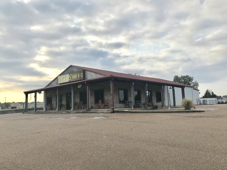 More Photos Of 6540 Highway 64, Oakland Restaurant For Lease
