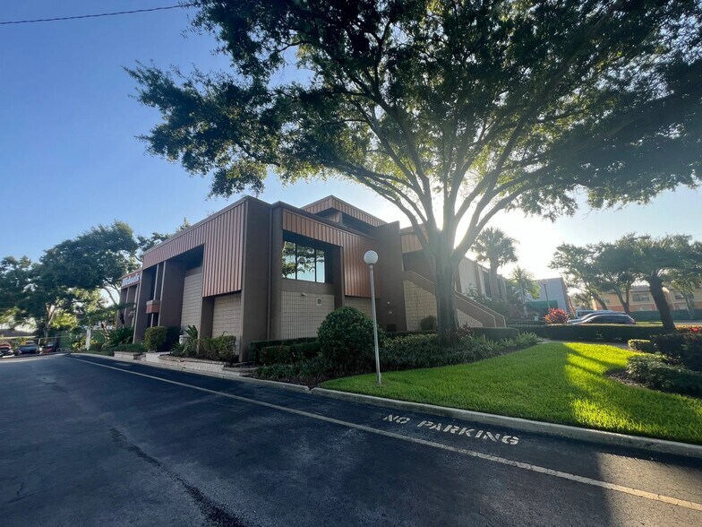 More Photos Of 7815 N Dale Mabry Hwy, Tampa Office For Lease