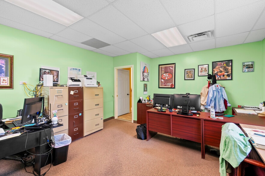More Photos Of 984 Charles St, North Providence Office For Sale