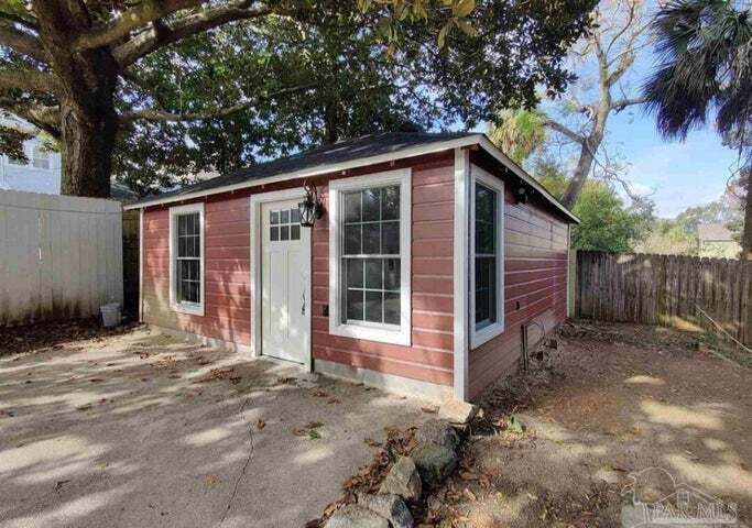 More Photos Of 4 W De Soto St, Pensacola Apartments For Sale