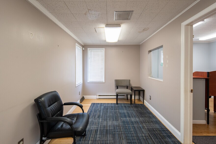 More Photos Of 1221 Altamont Ave, Schenectady Office For Sale
