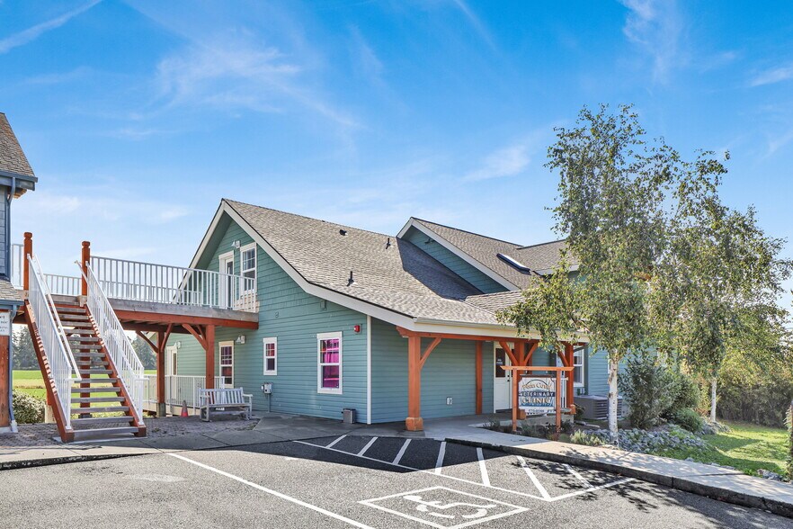More Photos Of 107 S Main St, Coupeville Office For Sale