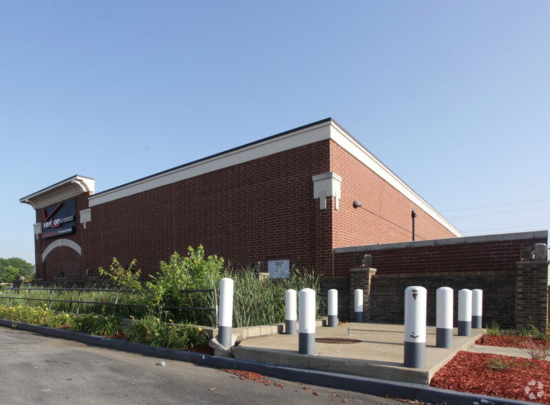 More Photos Of 13029-13039 S La Grange Rd, Palos Park General Retail For Lease