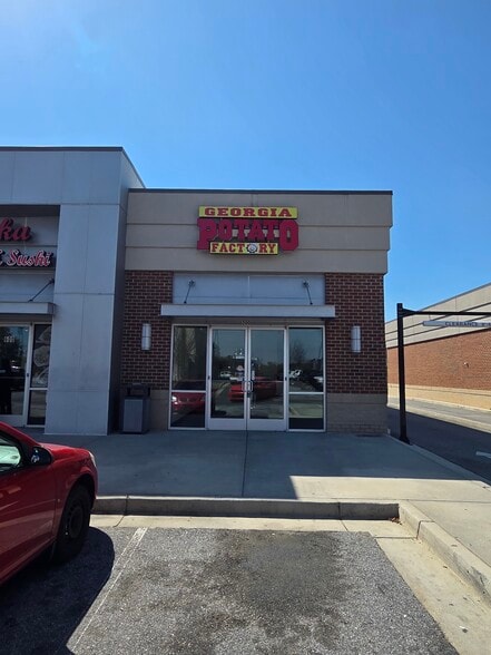 More Photos Of 1530 Mercer University Dr, Macon-Bibb Storefront Retail Office For Lease