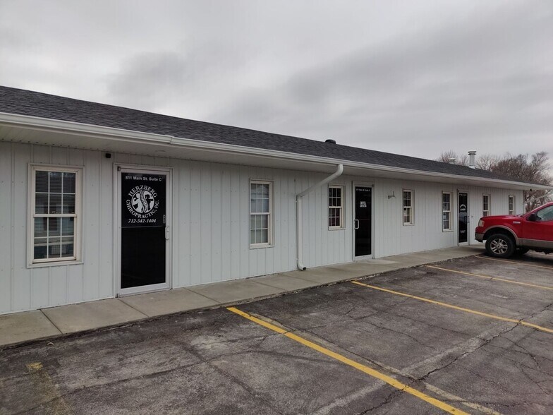 More Photos Of 811 Main St, Hamburg Office For Sale