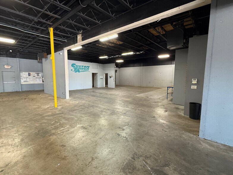 More Photos Of 5171 Auburn Blvd, Sacramento Freestanding For Lease