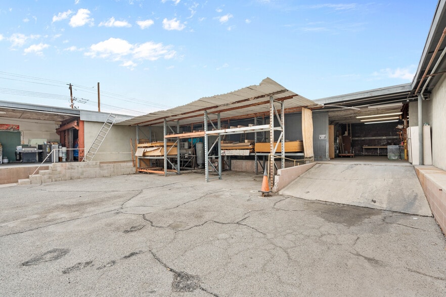 More Photos Of 491 W Rialto Ave, Rialto Manufacturing For Sale