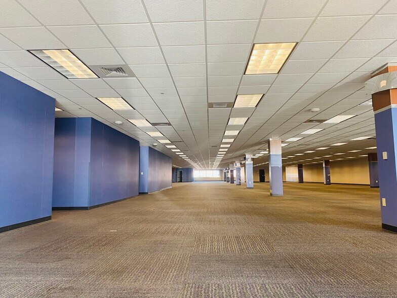 More Photos Of 500 Main St, Dubuque Office For Sale