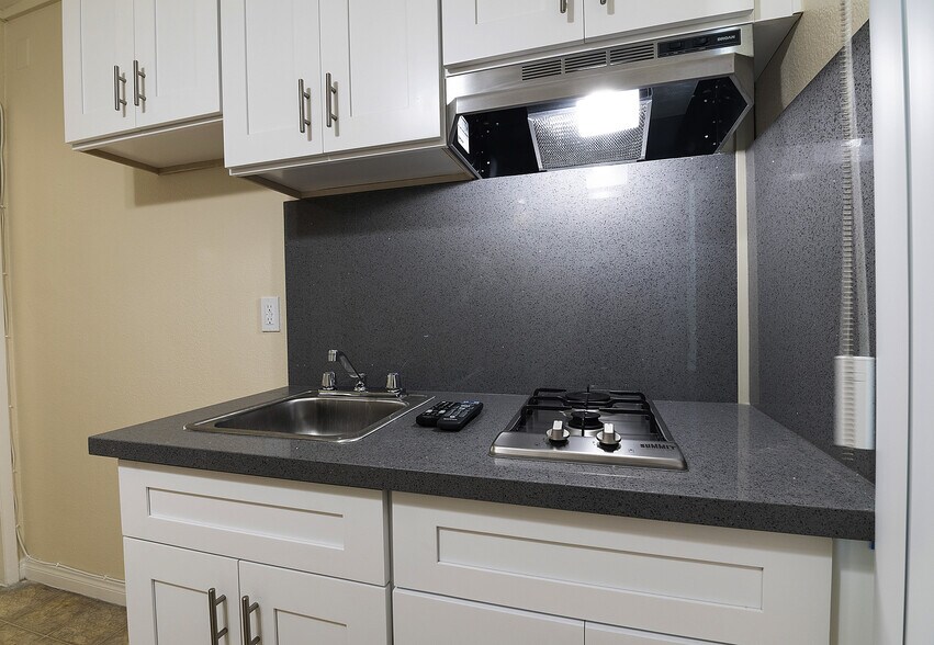 More Photos Of 1930 S Oxford Ave, Los Angeles Apartments For Sale