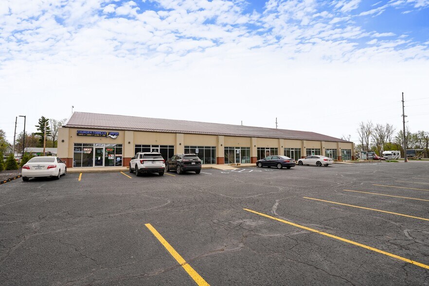More Photos Of 1202 W Maumee St, Angola Storefront Retail Office For Lease
