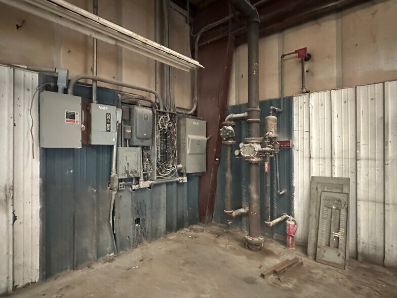 More Photos Of 1662 Murfreesboro Rd, Woodbury General Retail For Sale