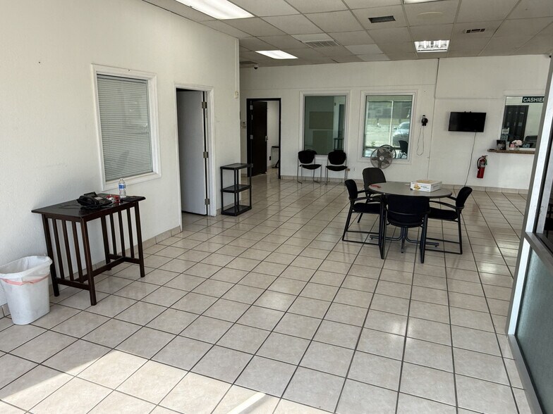 More Photos Of 6601 S Shields Blvd, Oklahoma City Service For Lease