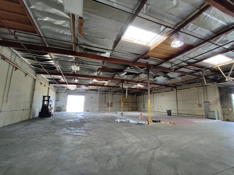 More Photos Of 10750-10810 St Louis Dr, El Monte Warehouse For Lease