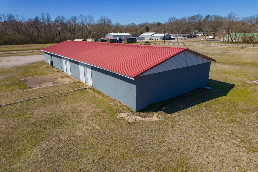 More Photos Of 600 Market, Bolivar Self Storage For Sale