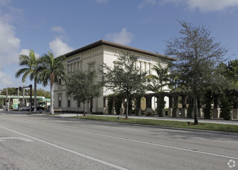 More Photos Of 540 N Federal Hwy, Fort Lauderdale Bank For Lease