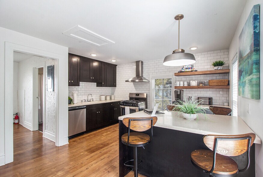 More Photos Of 155 N Main St, Village of Clarkston Hospitality For Sale