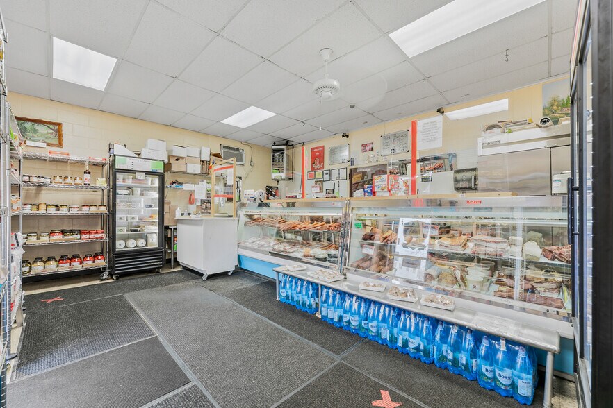 More Photos Of 5543 State Rd, Parma Freestanding For Sale