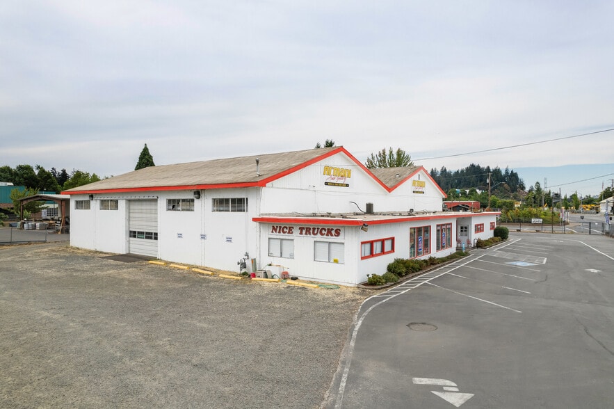 Primary Photo Of 3521 Franklin Blvd, Eugene Auto Dealership For Sale