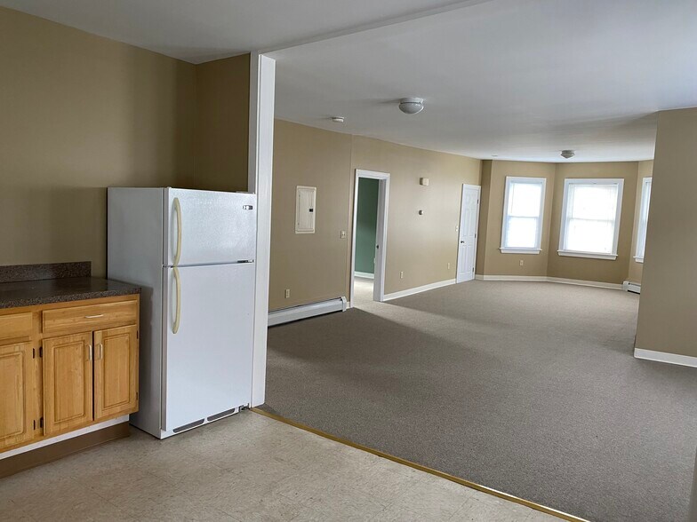 More Photos Of 512 N Front St, New Bedford Storefront Retail Residential For Sale