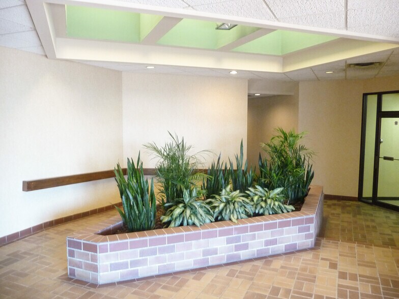 More Photos Of 6703-6709 E 81st St, Tulsa Unknown For Lease