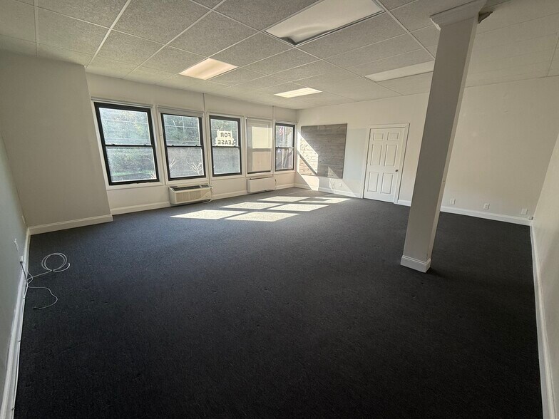 More Photos Of 2042 N Country Rd, Wading River Office For Lease