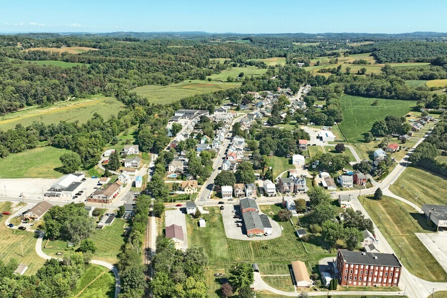 More Photos Of 1 Cherry St, Seven Valleys General Retail For Sale