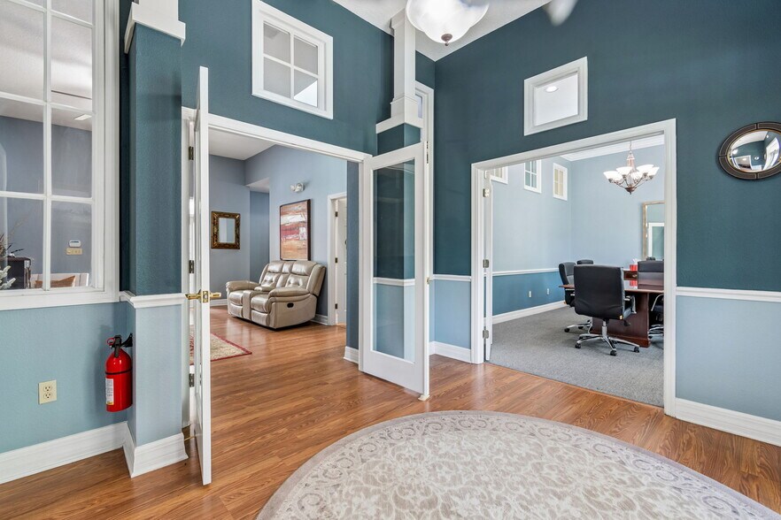 More Photos Of 402 E 7th Ave, Tampa Office For Sale