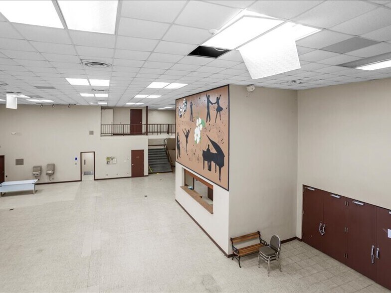 More Photos Of 1819 Spring St, Palestine Specialty For Sale