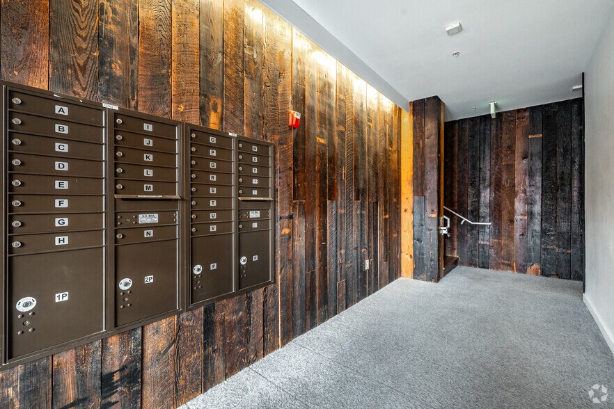 More Photos Of 430 S Commerce, Wichita Apartments For Lease