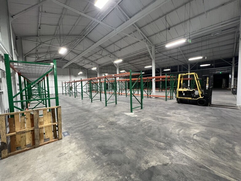 More Photos Of 4906 Alcoa Ave, Vernon Warehouse For Sale